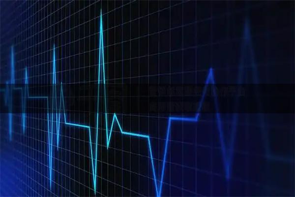 股票配资靠谱公司 詹姆斯向妻子打趣：去热火第一年丢冠因为你们没在我身边